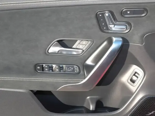 Mercedes-Benz CLA 45 AMG