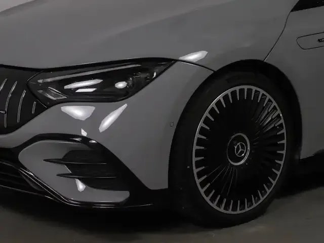 Mercedes-Benz EQE 43