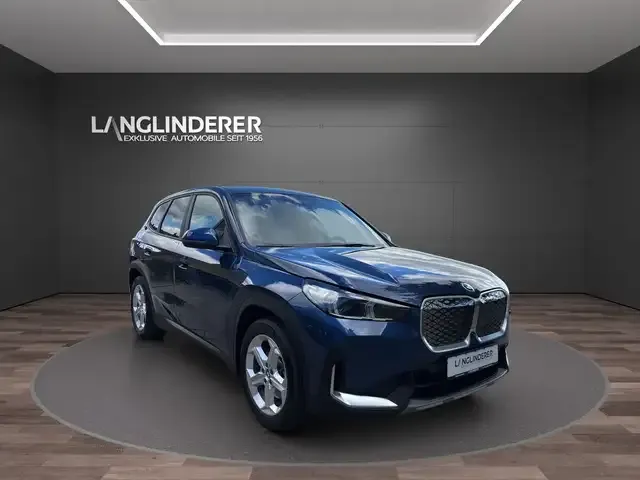 BMW iX1