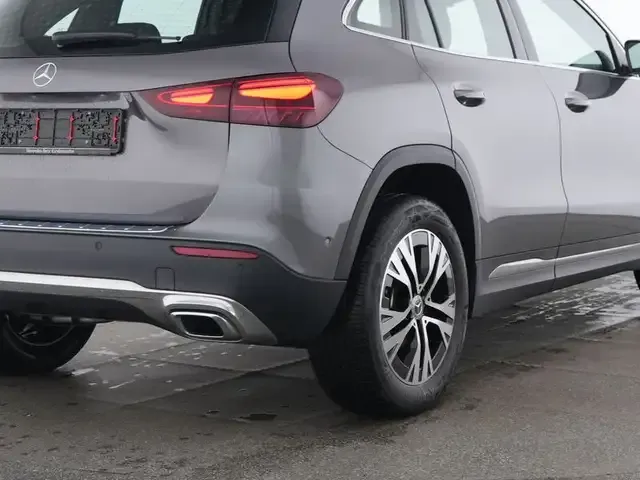 Mercedes-Benz GLA 200