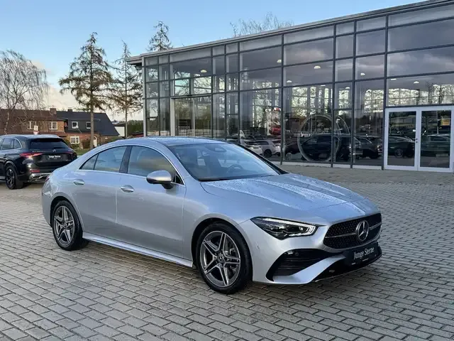 Mercedes-Benz CLA 200