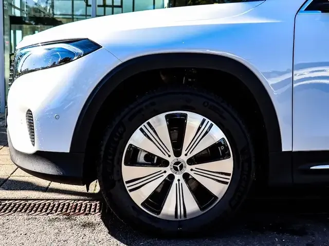 Mercedes-Benz EQB 300
