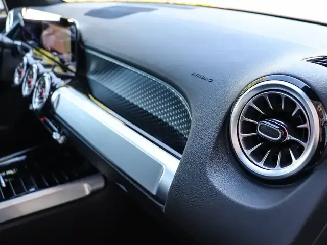 Mercedes-Benz EQB 300