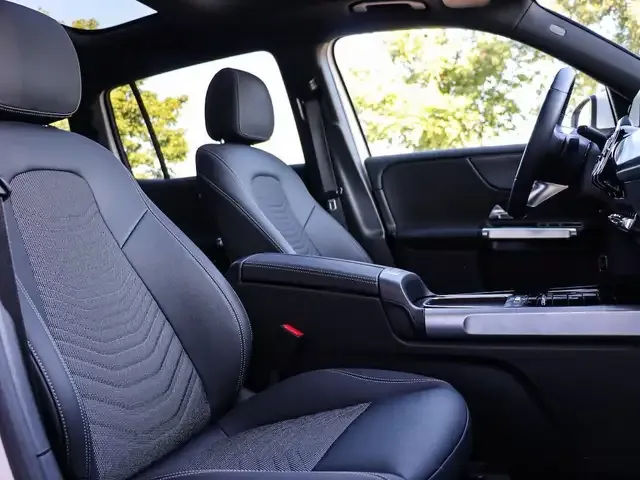 Mercedes-Benz EQB 300