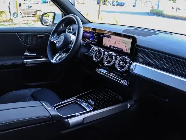 Mercedes-Benz EQB 300